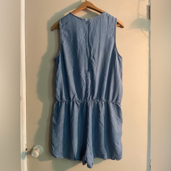 Gap denim romper with pockets size L - Picture 2 of 5